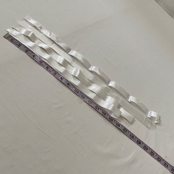 TIFFANY & CO. Lot of 3 Shopping Bags & 4 Ribbons - Picture 11 of 13